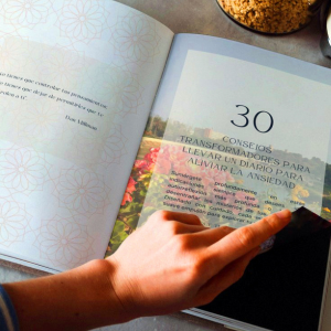 AQUÍ Y AHORA Guía Mindfulness: 30 poderosas prácticas diarias, citas empoderadoras y reflexiones para vivir el momento presente y aliviar la ansiedad SEGUNDA EDICIÓN 8 Diario guía de mindfulness editorial free Tangram Romina Guillin Amazon