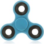 Cómo desarrollar la confianza para adolescentes: 7 estrategias probadas para desarrollar una autoestima inquebrantable, vencer la inseguridad, y convertirte en un adolescente resiliente. 16 Toyland® Fidget Hand Spinner - Alivio del estrés y la ansiedad - Colores Surtidos (Anillos Azul Clar...